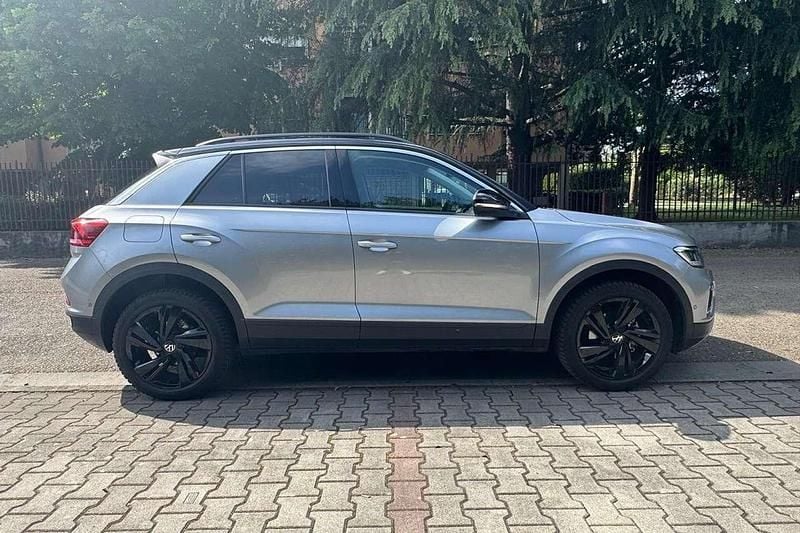 Usata VW T-Roc Life 116 CV (85 kW) 2025 Grigio SUV