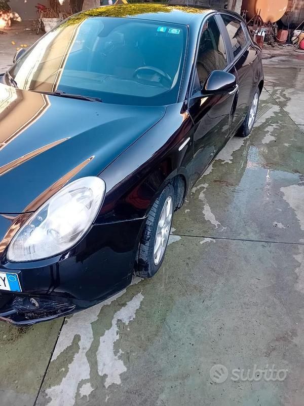 Usata 2012 Alfa Romeo Giulietta | 2900 € (Super prezzo) - Immagine 1/4
