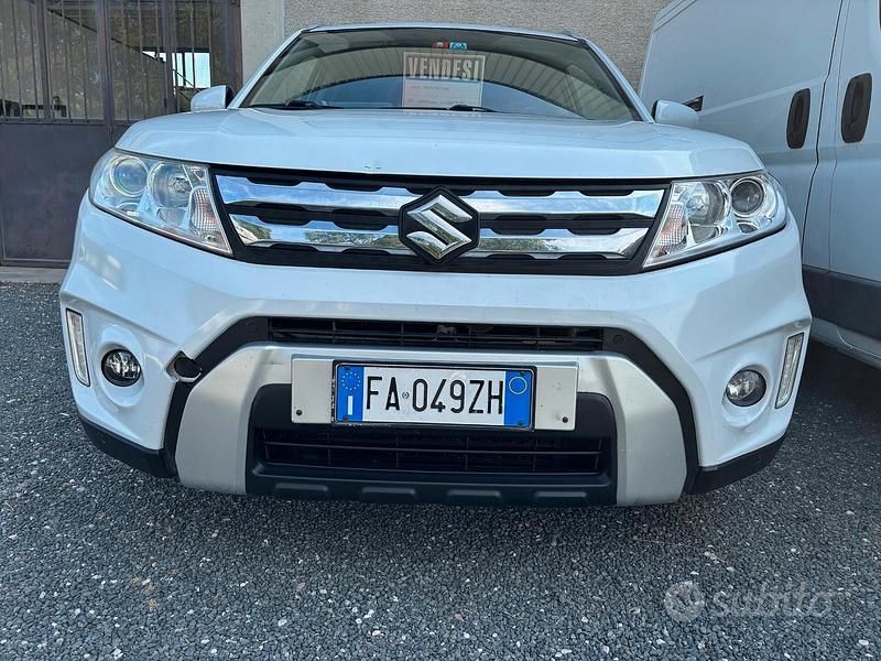 Bianco Usata 2015 Suzuki Vitara Station wagon | 6500 € (Super prezzo) - Immagine 1/4