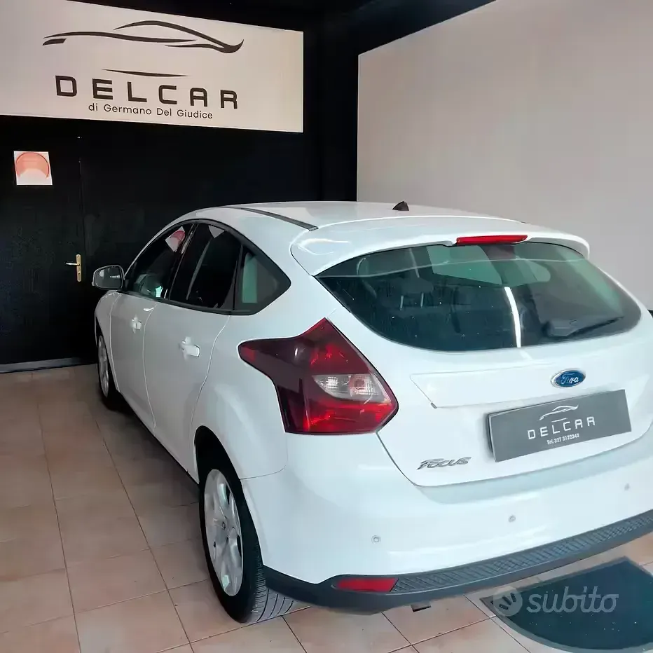 Usata Ford Focus 115 CV (84 kW) 2013 Bianco Berlina