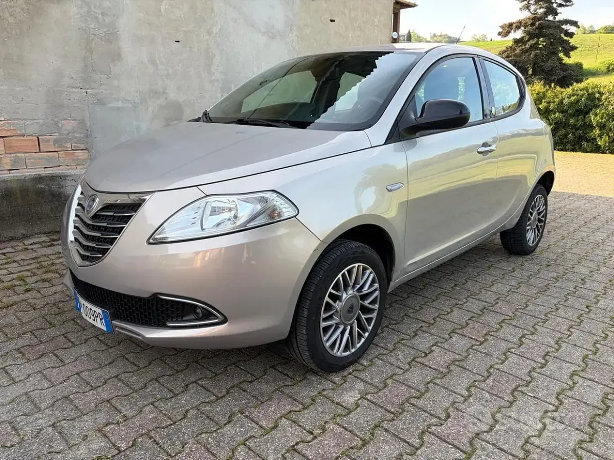 Usata Lancia Ypsilon Silver 80 CV (58 kW) 2013 Utilitaria