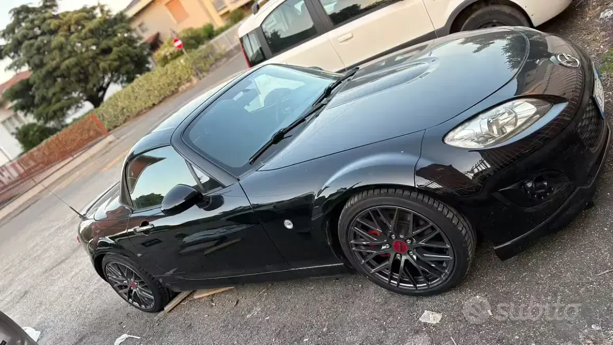 Usata Mazda MX5 126 CV (92 kW) 2010 Nero Cabrio