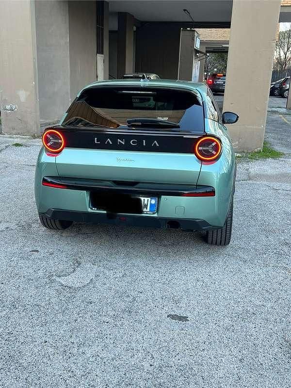 Usata Lancia Ypsilon 114 kW (156 CV) 2024 Verde Utilitaria