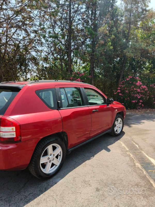 Usata Jeep Compass 140 CV (102 kW) 2007 Rosso SUV