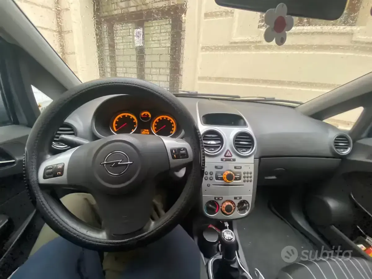 Usata Opel Corsa 80 CV (58 kW) 2009 Utilitaria