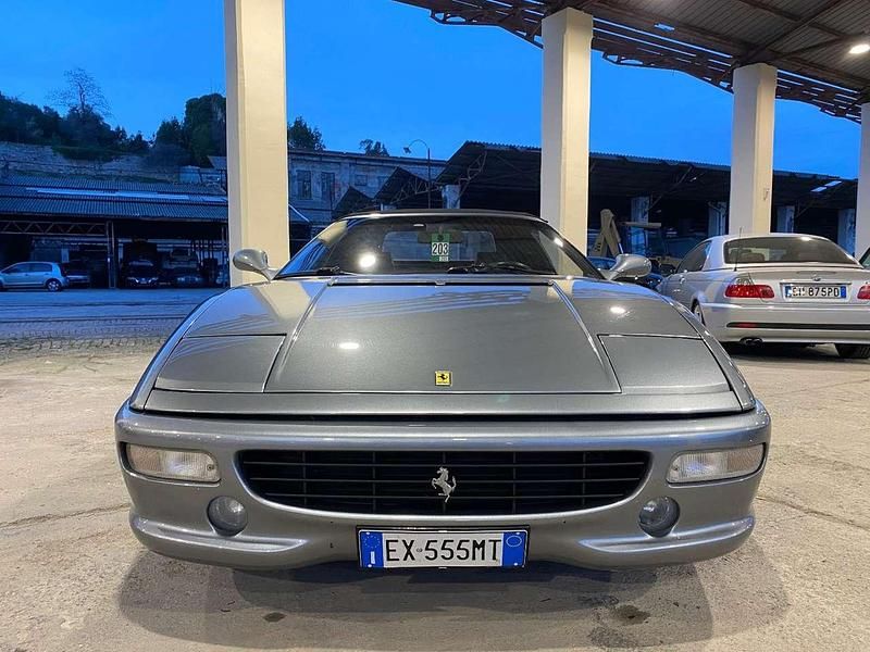 Usata Ferrari F355 380 CV (279 kW) 1999 Grigio Cabrio