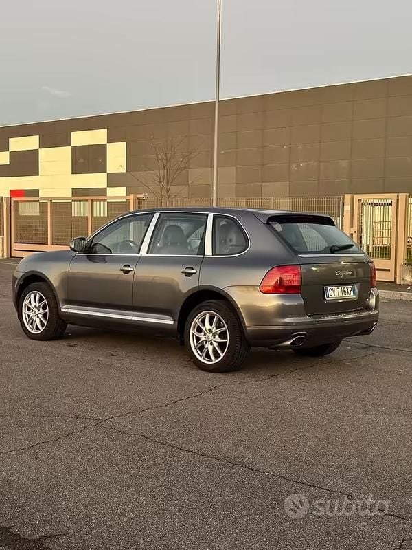 Usata Porsche Cayenne 250 CV (183 kW) 2005 Grigio SUV