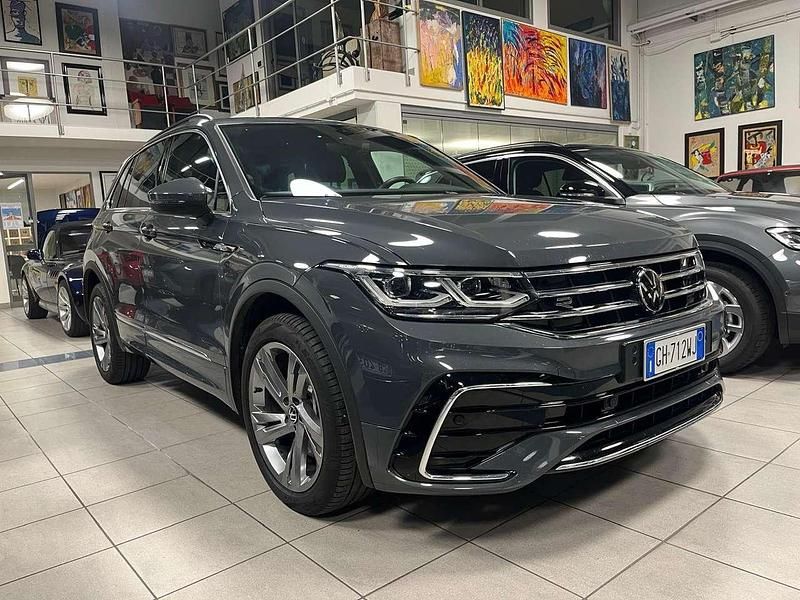 Usata VW Tiguan R-line 190 CV (139 kW) 2022 Grigio SUV