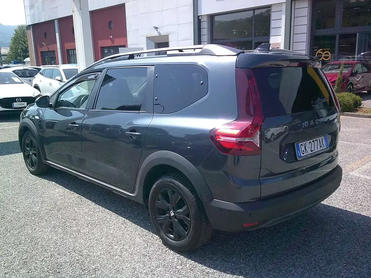 Usata Dacia Jogger Extreme 101 CV (74 kW) 2022 Grigio Monovolume