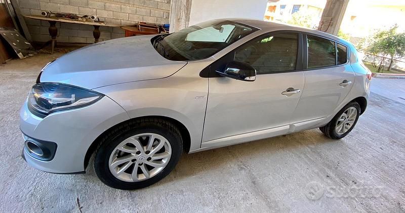 Usata Renault Mégane 110 CV (80 kW) 2015 Grigio Berlina