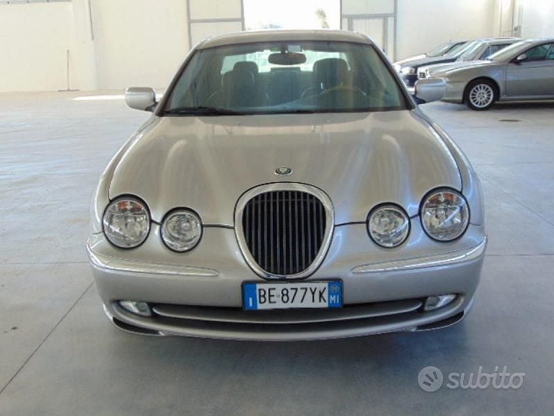 Usata Jaguar S-Type S 238 CV (175 kW) 1999 Grigio Berlina