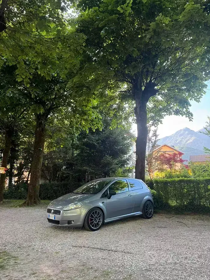 Usata Fiat Grande Punto 90 CV (66 kW) 2008 Grigio Utilitaria
