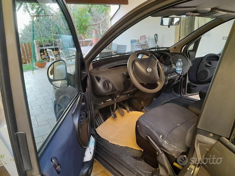 Usata Fiat Multipla Family 120 CV (88 kW) 2007 Grigio Monovolume