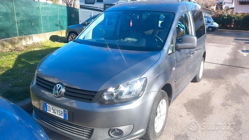 Usata VW Caddy 102 CV (75 kW) 2010 Grigio Monovolume