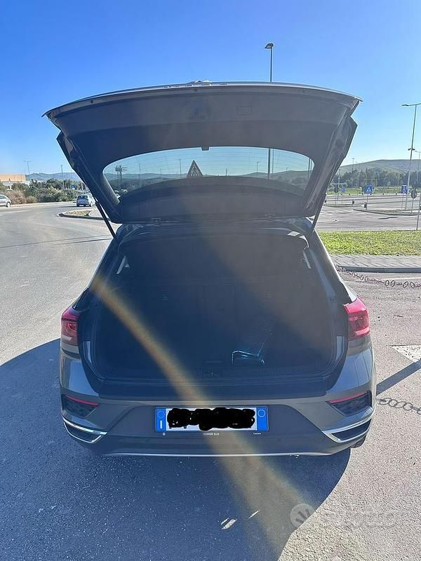 Usata VW T-Roc 116 CV (85 kW) 2019 Grigio SUV