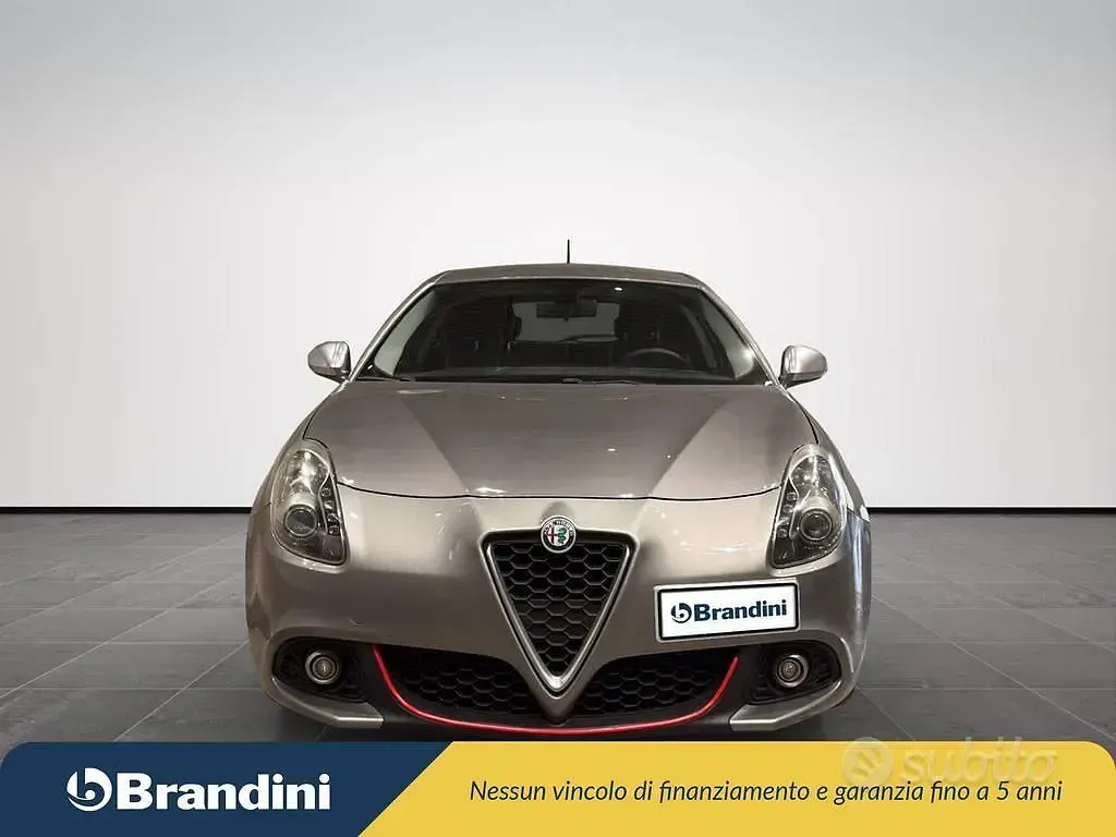 Usata Alfa Romeo Giulietta Super 120 CV (88 kW) 2017 Grigio Utilitaria