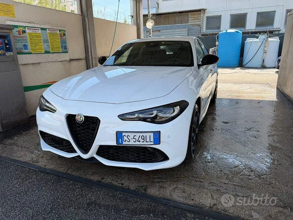 Second-hand Alfa Romeo Giulia Veloce 280 CP (205 kW) 2023 Alb Berlinǎ