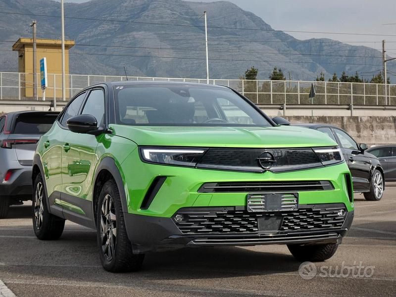 Usata Opel Mokka 100 CV (73 kW) 2023 Verde SUV