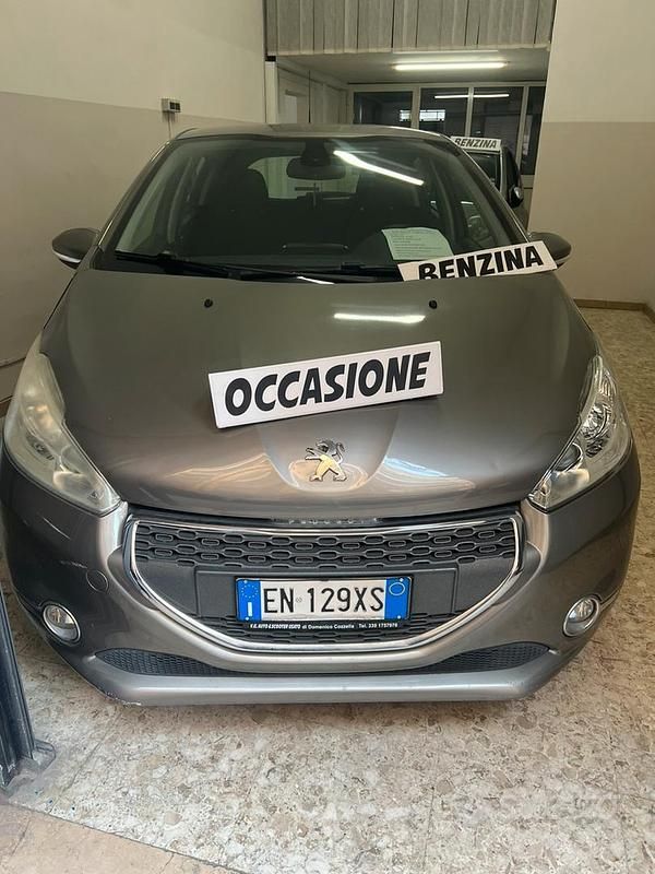 Usata Peugeot 208 82 CV (60 kW) 2012 Marrone Utilitaria