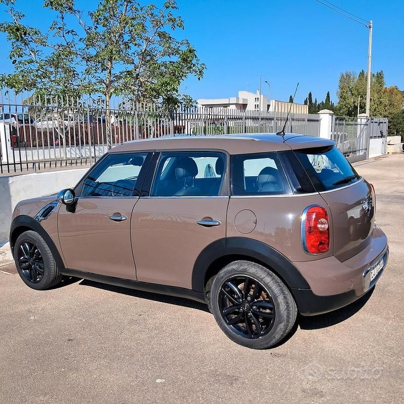 Usata Mini Countryman 111 CV (81 kW) 2011 Marrone SUV
