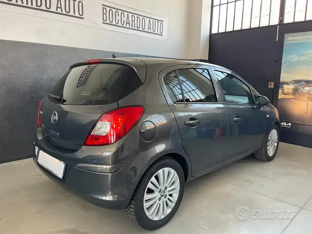 Usata Opel Corsa 85 CV (62 kW) 2014 Grigio Utilitaria