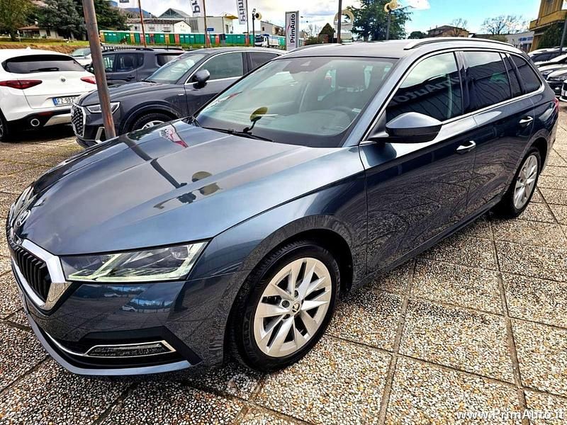 Usado Skoda Octavia G-TEC Style 131 CV (96 kW) 2021 Gris Familiar