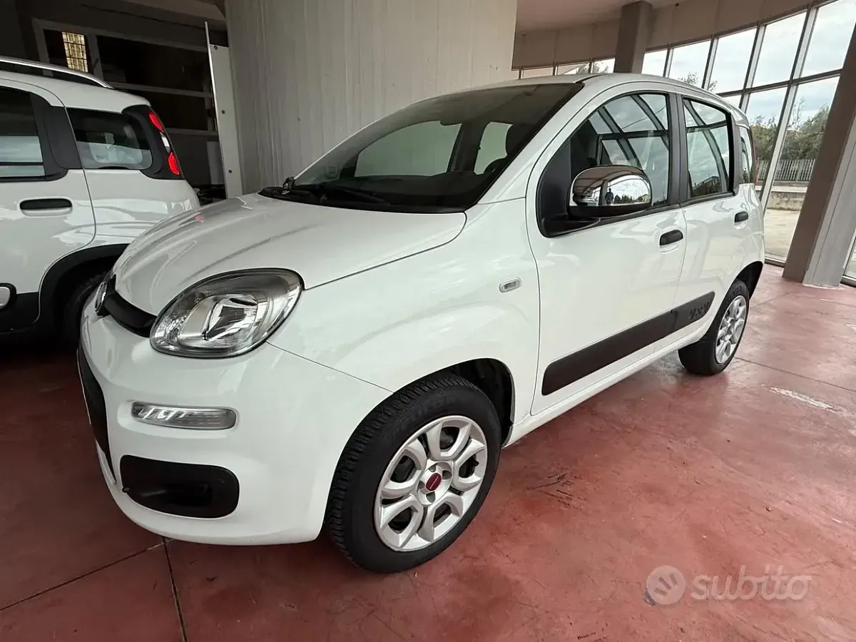 Usado Fiat Panda Lounge 80 HP (58 kW) 2016 Branco Citadino
