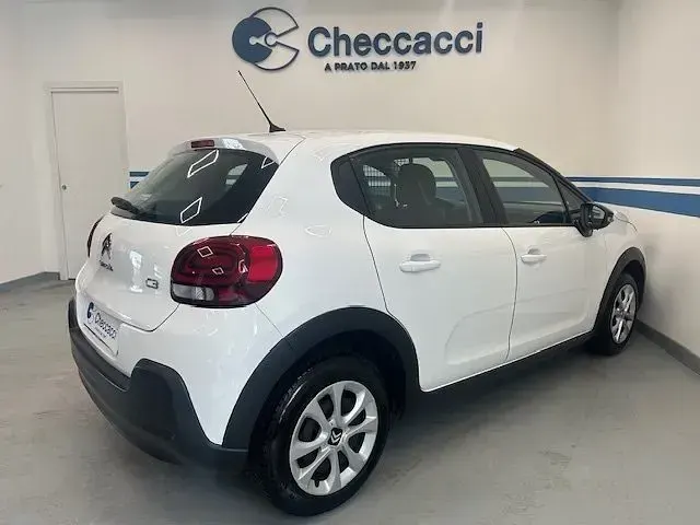 Begagnad Citroën C3 Feel 102 HK (75 kW) 2021 Vari colori Halvkombi