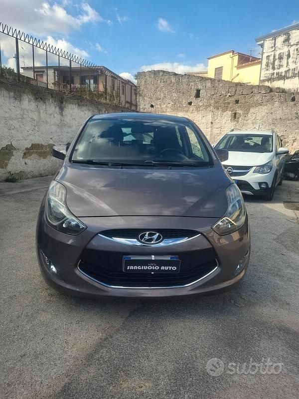 Usata Hyundai ix20 90 CV (66 kW) 2011 Marrone Utilitaria