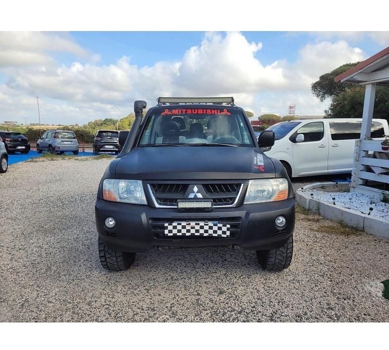 Nero Usata 2004 Mitsubishi Pajero SUV | 6900 € (Buon prezzo) - Immagine 1/4