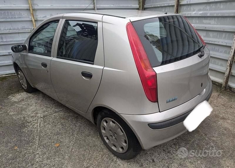 Usata Fiat Punto 60 CV (44 kW) 2001 Utilitaria