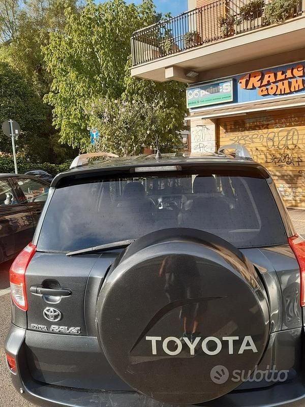 Usata Toyota RAV4 Luxury 177 CV (130 kW) 2006 Nero SUV