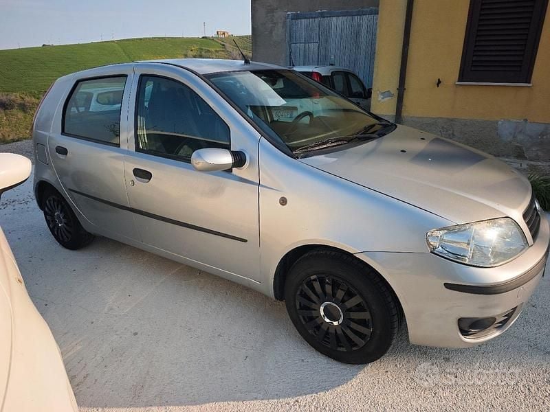 Usata Fiat Punto 2005 Utilitaria