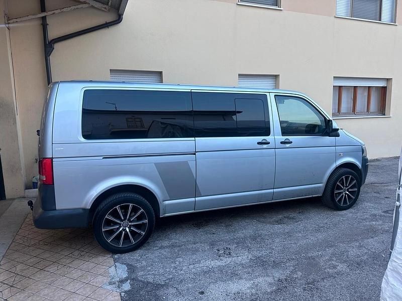 Argento Usata 2010 VW Multivan Furgone | 14.900 € (Super prezzo) - Immagine 1/4