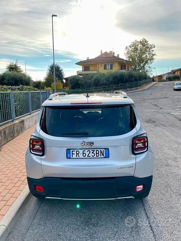 Usata Jeep Renegade Limited 120 CV (88 kW) 2017 Grigio SUV