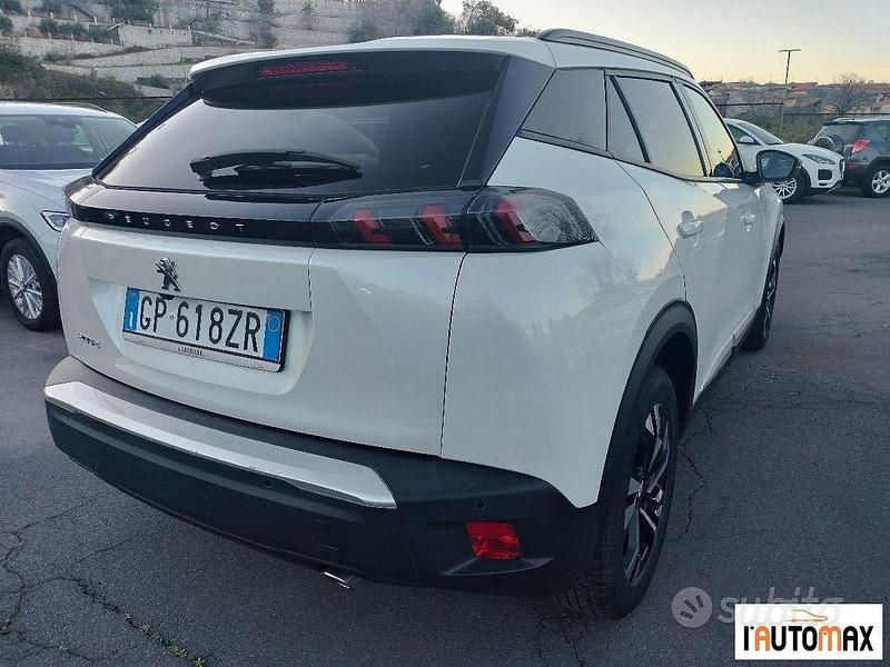Usata Peugeot 2008 Allure 130 CV (95 kW) 2023 Bianco SUV