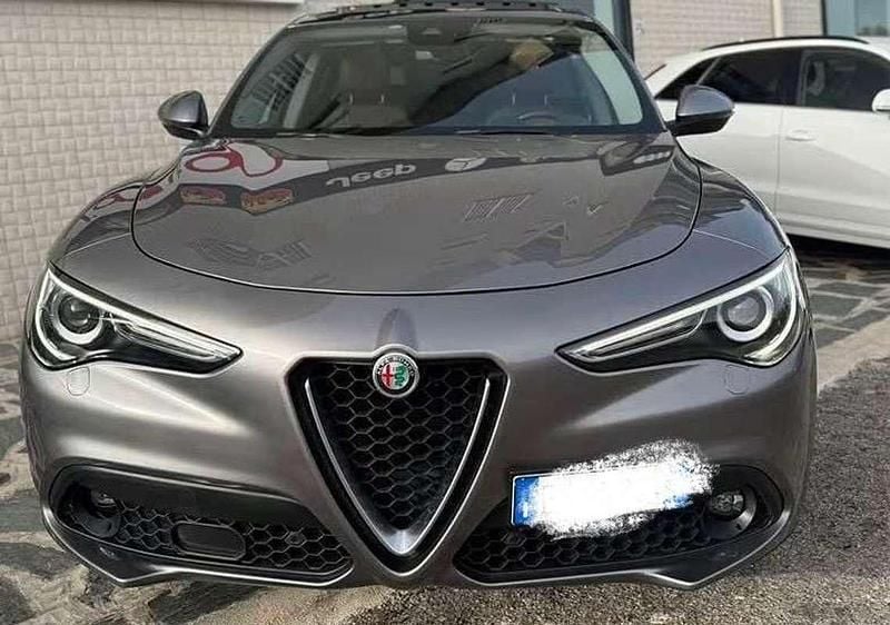Usata Alfa Romeo Stelvio Super 209 CV (153 kW) 2018 Grigio SUV