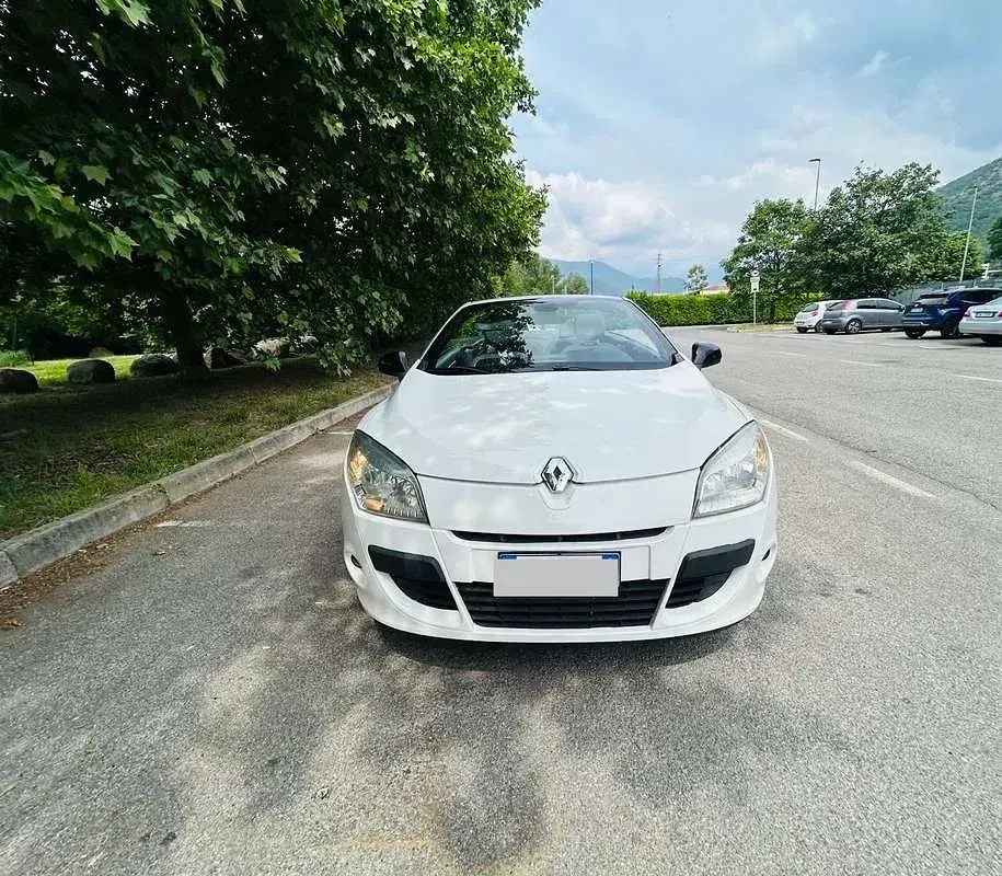 Usata Renault Mégane Cabriolet Luxe 131 CV (96 kW) 2010 Bianco Cabrio