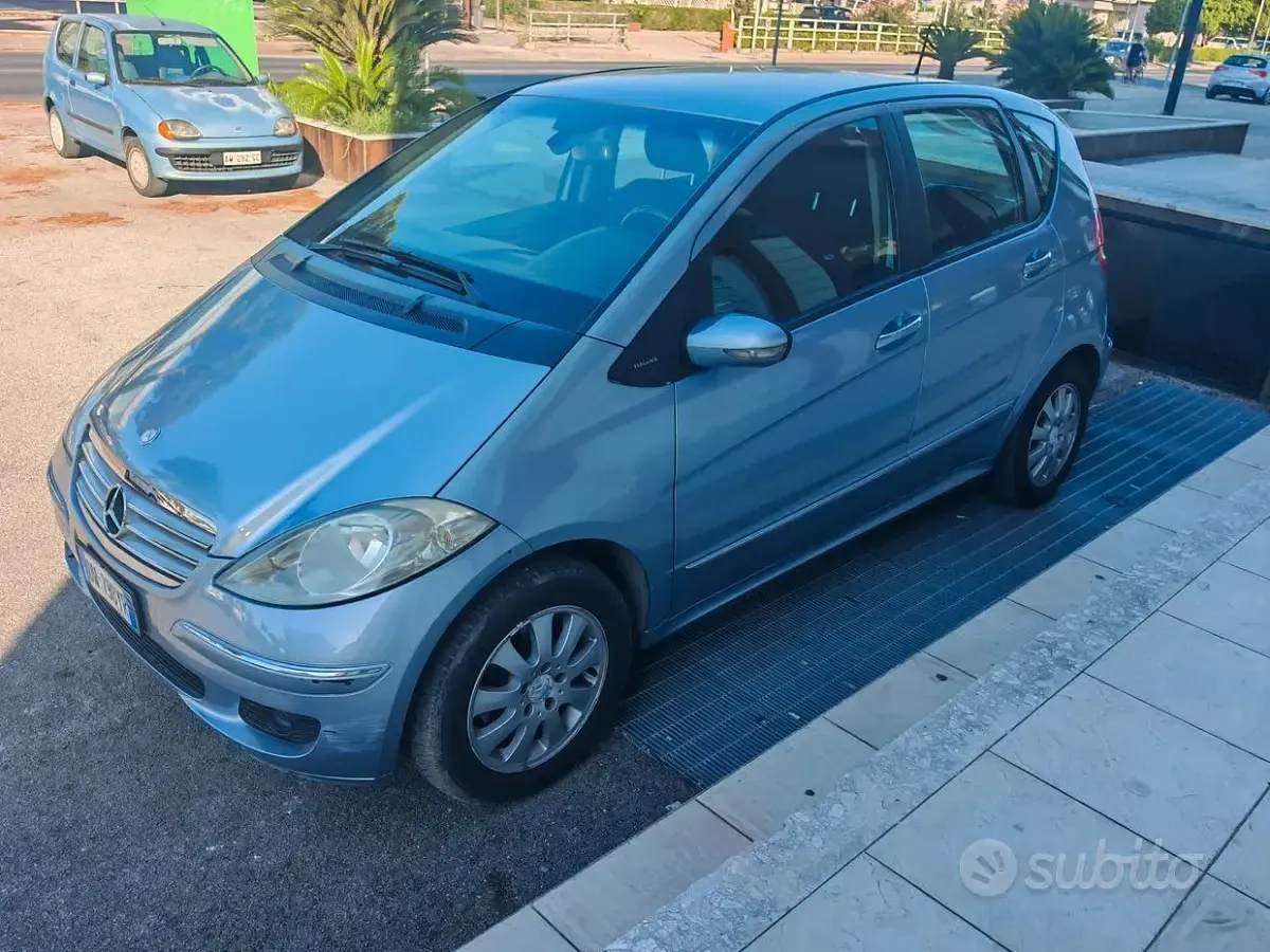 Usata Mercedes A180 Elegance 109 CV (80 kW) 2008 Grigio Berlina