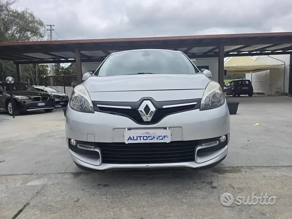 Usata Renault Grand Scénic 110 CV (80 kW) 2014 Grigio Monovolume