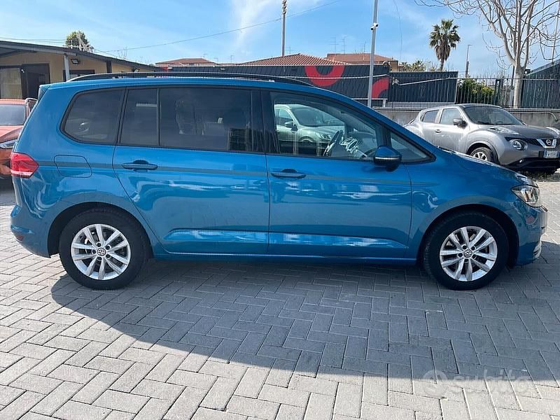 Usata VW Touran 115 CV (84 kW) 2017 Blu Monovolume