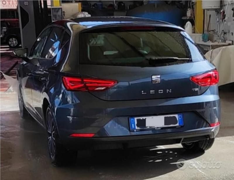 Usata Seat Leon XCELLENCE 131 CV (96 kW) 2019 Grigio Berlina