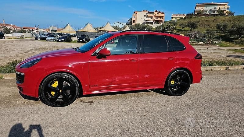 Usata Porsche Cayenne 2015 Rosso SUV