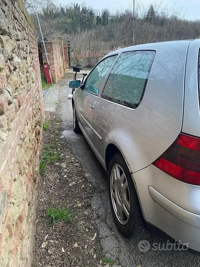 Usata VW Golf IV 110 CV (80 kW) 2002 Grigio Berlina