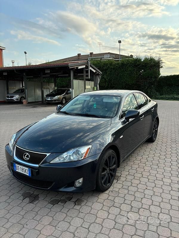 Usata Lexus IS220d 177 CV (130 kW) 2008 Nero Berlina
