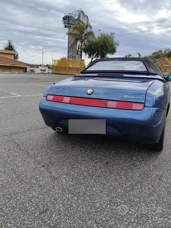 Usata Alfa Romeo Spider 150 CV (110 kW) 1996 Blu Cabrio