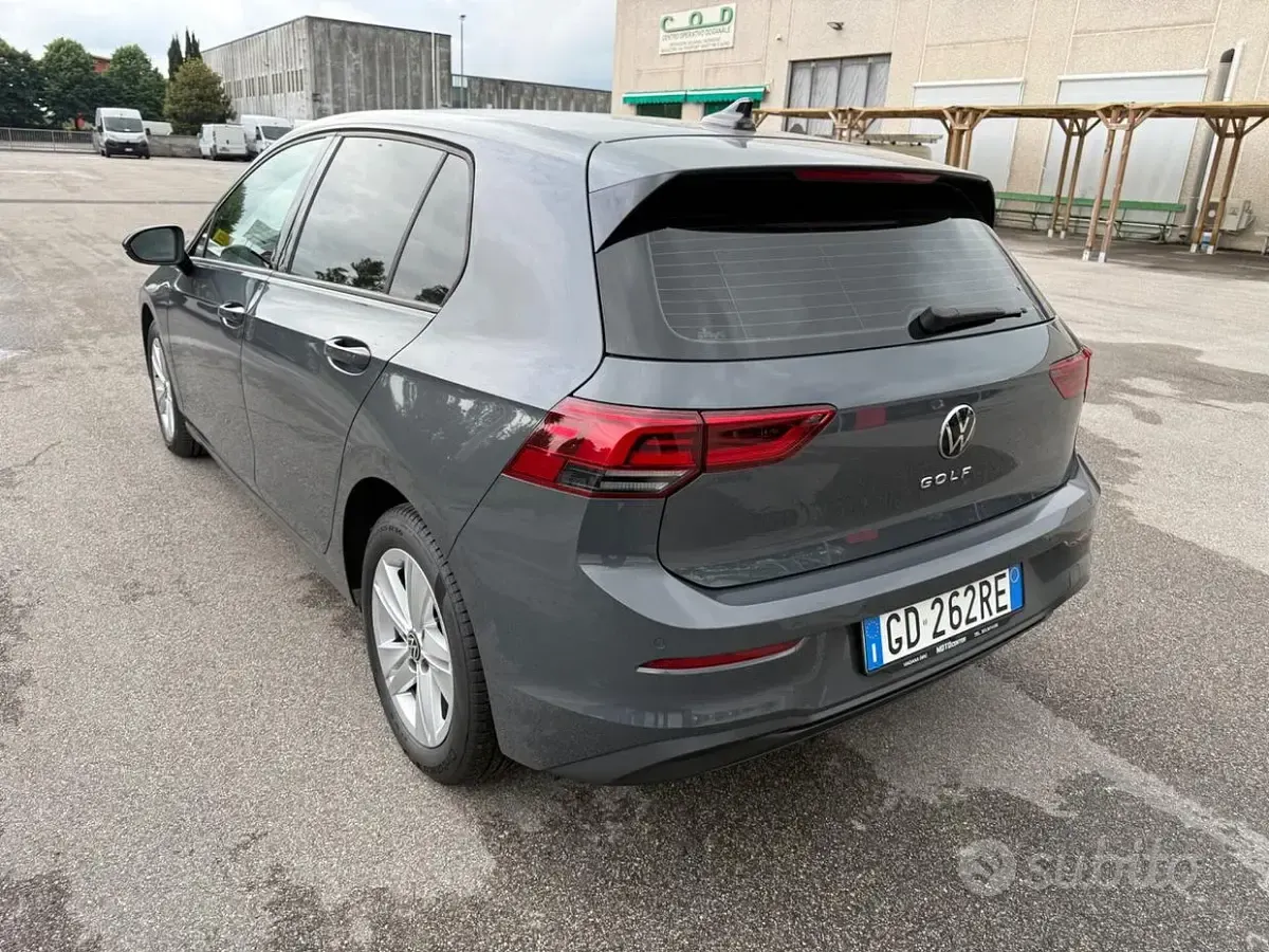 Usata VW Golf VII Life 150 CV (110 kW) 2020 Grigio Berlina