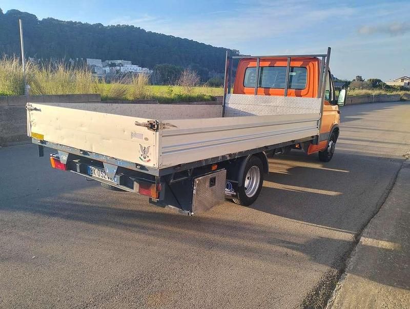 Usata Iveco Daily 87 CV (63 kW) 2001 Arancione Furgone