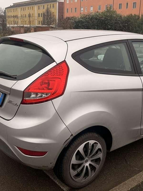 Usata Ford Fiesta 90 CV (66 kW) 2009 Berlina