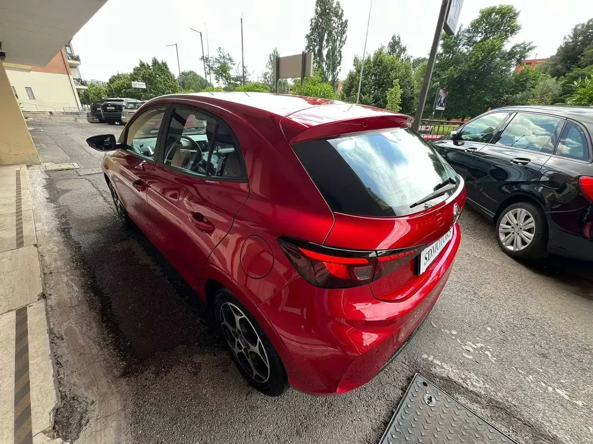 Nuova MG MG3 Comfort 102 CV (75 kW) 2026 Rosso Utilitaria
